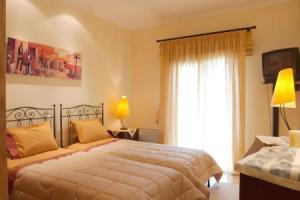 Beautiful 9-bed Villa in With Tennis Court, Gouvia