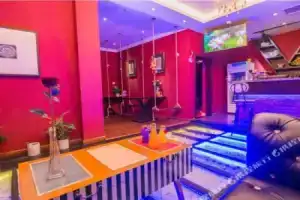 Yuehuiba Theme Movie Hotel, Shanghai