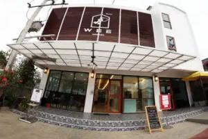 Wee Hostel, Kanchanaburi City