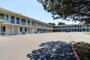 Motel 6 Redding, CA - Central, Redding