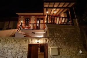 VINGT-DEUX 22 Hotel, Vouni