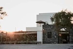 Istoria Hotel, Perivolos