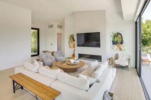 1 Mi to Point Dume: Mtn-view Escape w/ Patio! Tourist base, Malibu