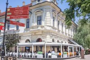 Hotel Grand Hedonist, Banstadt