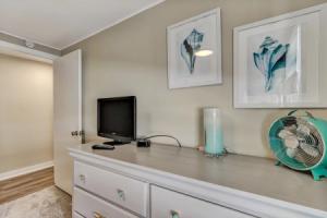1000 Date Street 3 Bedroom Home by Redawning, Fernandina Beach
