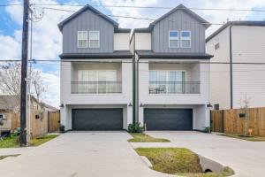 Sleek & Spacious! Prime Home Near NRG Apartments, Houston