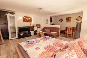 Familienwohnung für 3 mit Sauna, Pool & Terrasse - Famzi Hotel, Sebnitz