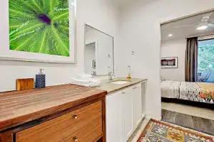 New 3br Near Dining & Entertainment 3 Bedroom Duplex, Austin