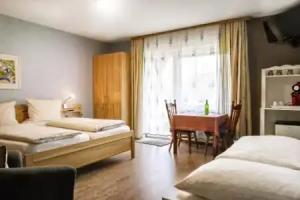 Ferien Weingut Schneider Hotel, Ellenz-Poltersdorf