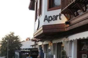 Cumba Apart, Akyaka