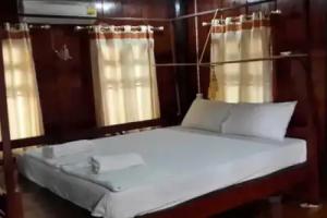 Baandin Rimnum Resort, Suphan Buri