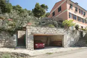 Dreamy Holiday Home in Recco With Swimming Pool, Faveto