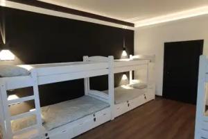 GregTom Home Hostel, Krakow