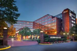 DoubleTree by Hilton New York LaGuardia Airport, Queens