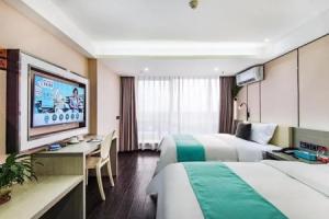 Xana Lite Hotel (Kunming Linyuqiao Metro Station Yaolong Kangcheng), Kunming