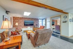 Cozy Apartment < 4 Miles to Downtown!, Anchorage