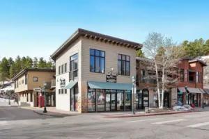 City 1BR Mtn-view Rocky Mountain National Park Apartments, Estes Park