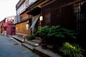 Kazueya, Kanazawa