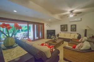 Cozy Private Villa in Amazing Beach Golf Resort, Punta Cana
