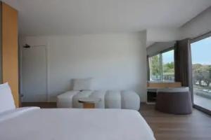 Nur Riviera Aparthotel, Piraeus