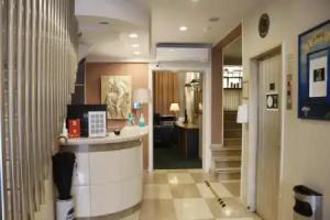 Adrian Hotel, Athens