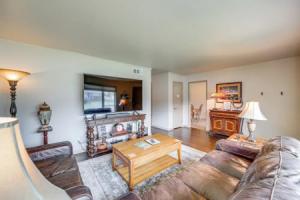 Family-friendly Sand Springs Home ~ 8 Mi to! Tourist base, Tulsa