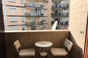 Supera Napoli Apartment, Naples