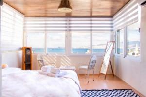 Lovely House with Sea View and Backyard, Izmir