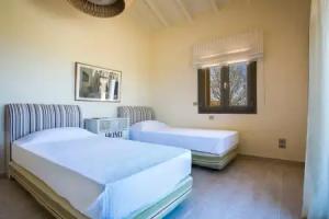 Estrellas Luxury Villas, Svoronata