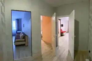 Bravo Apart on Kosmonavtov Highway 215, Perm