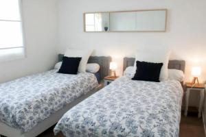 Appartement Orléans, 3 pièces, 4 personnes - FR-1-590-116 Apartments, Orleans