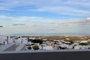 Evmaria Suites, Fira