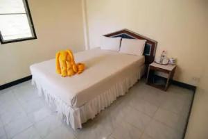 Lanta Coral Beach Resort, Lanta Island