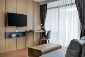 Modern 1506 Condo in Wyndham Gardens on the Beach Apart-hotel, Naithon