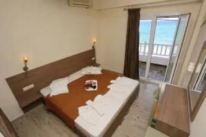 Summer Beach Hotel, Polykhrono