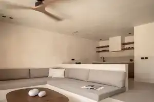 Seven Rocks Hotel, Paliouri