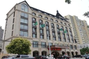 Ramada by Wyndham Downtown Hotel, Luoyang