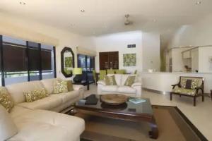 Saltwater Luxury Apartments, Port Douglas