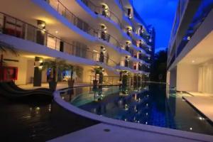 Sunset Plaza Apartment, Karon