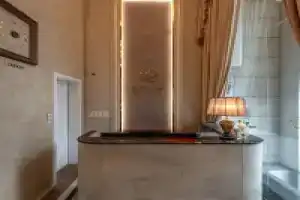 Golden Tree Hotel & Apartment, Ho Chi Minh