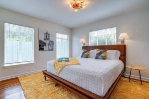 San Antonio Retreat w/ Private Hot Tub & Gas Grill Tourist base, San Antonio
