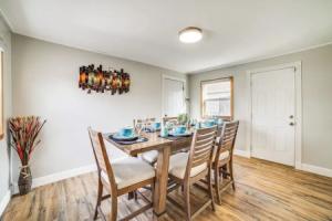 South Bend Home w/ Gas Grill Near Universities! Tourist base, South Bend