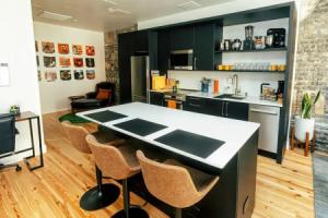 Loft 301 The William - 3rd Ave Views - Carrigans Apartments, Birmingham