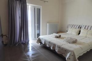 Samaras Apartments in, Kamena Vourla