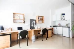 Residencia Universitaria Francesc Giralt I Serrà Apart-hotel, Sabadell