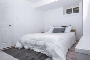 Cosy 1 Bedroom Suite in Leslieville, Toronto