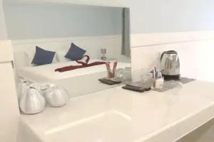 Blue Moon Samed, Samet Island