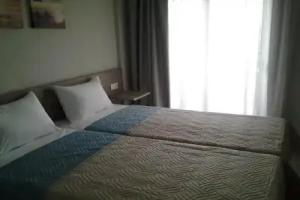 Lola Apartments, Platanias