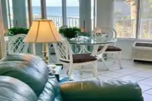 Sandy Shores - Ocean View At Symphony Beach Club Apartments, Ormond Beach