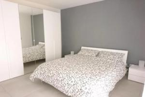 NEWMINlMAL Appartamento Vacanze prima chiamaci Apartments, Randazzo